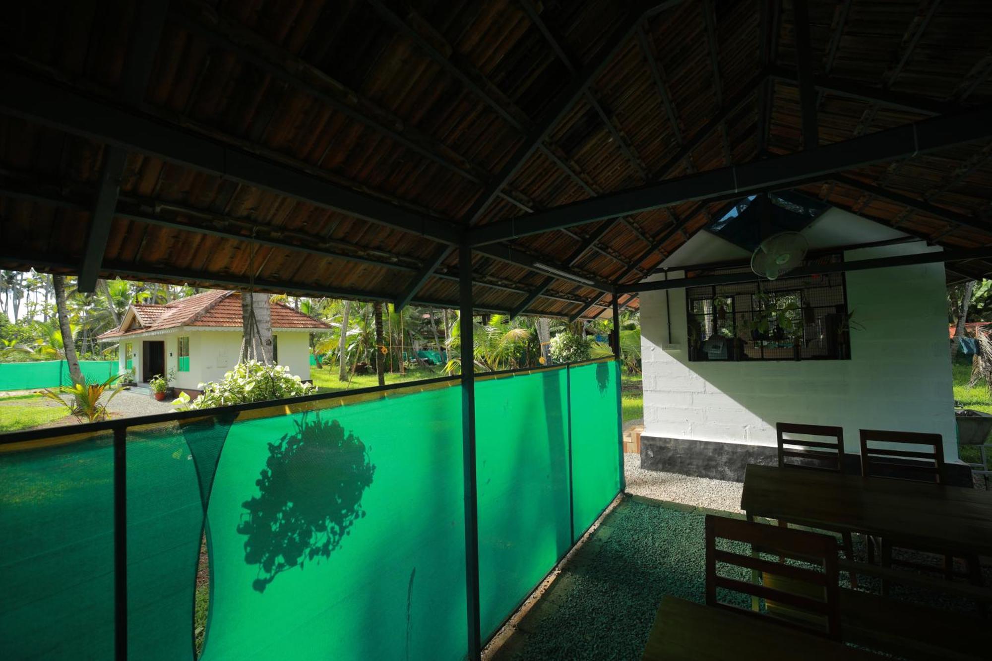 Prakruthi Residency Munroeisland Apartment Mundrothuruth Exterior photo