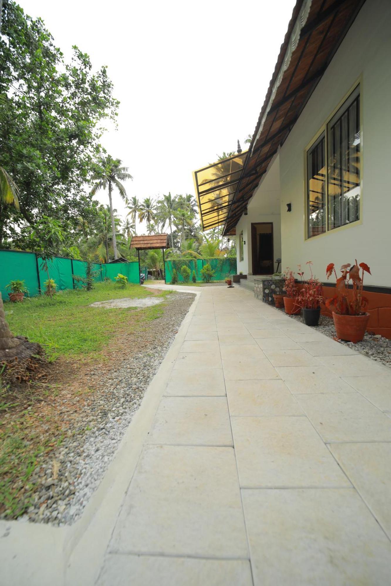 Prakruthi Residency Munroeisland Apartment Mundrothuruth Exterior photo